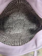 Load image into Gallery viewer, MCM Tote SKUAM2198