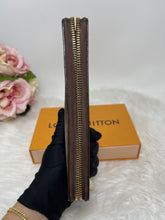 Load image into Gallery viewer, Zippy Wallet SKU6617