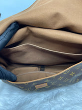 Load image into Gallery viewer, Louis Vuitton Saumur 35 SKU6732