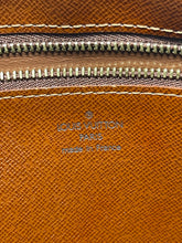Load image into Gallery viewer, Louis Vuitton Trocadero 23 SKU6734