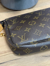 Load image into Gallery viewer, Louis Vuitton Pochette Mono SKU7002