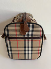 Load image into Gallery viewer, Burberry Boston 40 SKU6411