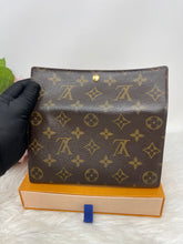 Load image into Gallery viewer, Louis Vuitton Sarah Wallet SKU6626