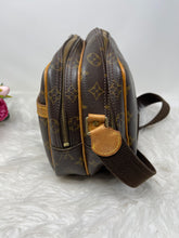 Load image into Gallery viewer, Louis Vuitton Reporter PM SKU6735