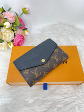 Load image into Gallery viewer, Louis Vuitton Compact Mid Size SKU6702