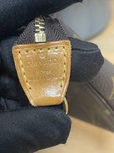 Load image into Gallery viewer, Louis Vuitton Pochette Mono SKU7002