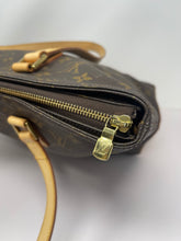 Load image into Gallery viewer, Louis Vuitton Cabas Mezzo SKU6776