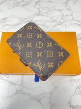 Load image into Gallery viewer, Louis Vuitton Bifold Wallet SKU6886