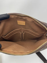 Load image into Gallery viewer, Louis Vuitton Troutter SKU6958