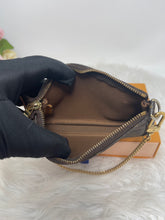 Load image into Gallery viewer, Mini Pochette SKU6616