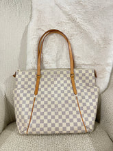 Load image into Gallery viewer, Louis Vuitton Totally MM SKU6771
