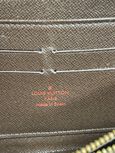 Load image into Gallery viewer, Louis Vuitton Zippy Wallet SKU6895