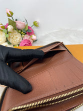 Load image into Gallery viewer, Louis Vuitton Zippy Wallet Midsize Monogram SKU6704