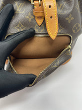 Load image into Gallery viewer, Louis Vuitton Monsouris MM SKU6791