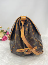 Load image into Gallery viewer, Louis Vuitton Saumur 35 SKU6654
