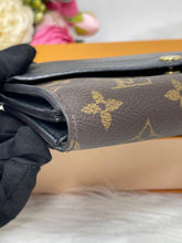 Load image into Gallery viewer, Louis Vuitton Compact Mid Size SKU6702