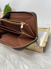 Load image into Gallery viewer, Zippy Monogram Wallet SKU6561