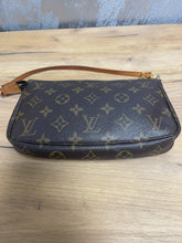 Load image into Gallery viewer, Louis Vuitton Pochette Accessories SKU7002