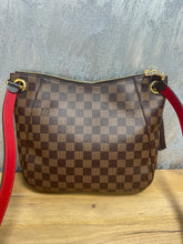 Load image into Gallery viewer, Louis Vuitton Southbank SKU7003