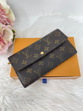 Load image into Gallery viewer, Louis Vuitton Sarah Wallet SKU6626