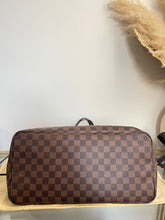 Load image into Gallery viewer, Louis Vuitton Neverfull GM DE SKU6338