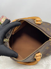 Load image into Gallery viewer, Speedy 25 SKU6610