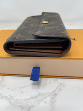 Load image into Gallery viewer, Louis Vuitton Alexandra SKU6781