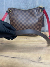 Load image into Gallery viewer, Louis Vuitton Southbank SKU7003