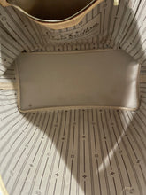 Load image into Gallery viewer, Louis Vuitton Neverfull GM SKU6750