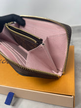 Load image into Gallery viewer, Louis Vuitton Clemence SKU6784
