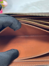 Load image into Gallery viewer, Louis Vuitton Zippy Wallet Monogram SKU6706
