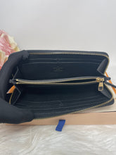 Load image into Gallery viewer, Clemence Empreinte SKU6581