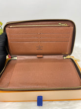 Load image into Gallery viewer, Louis Vuitton Zippy Organizer Monogram SKU6707