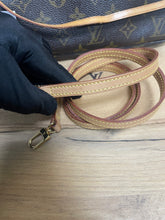 Load image into Gallery viewer, Louis Vuitton Pochette Mono SKU7002