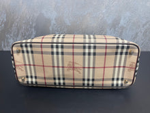Load image into Gallery viewer, Burberry Tote SKU6992