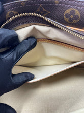 Load image into Gallery viewer, Louis Vuitton Reporter PM SKU6735