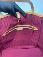 Load image into Gallery viewer, Neverfull MM Pivione SKU6530