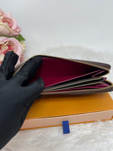 Load image into Gallery viewer, Clemence Wallet SKU6602