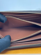 Load image into Gallery viewer, Louis Vuitton Zippy Wallet Monogram SKU6708