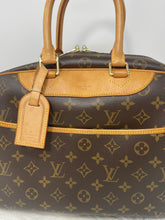 Load image into Gallery viewer, Louis Vuitton Deuaville SKU6698