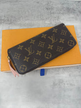 Load image into Gallery viewer, Louis Vuitton Clemence SKU6783