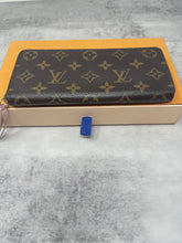 Load image into Gallery viewer, Louis Vuitton Clemence SKU6784