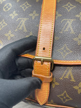 Load image into Gallery viewer, Louis Vuitton Saumur 35 SKU6696