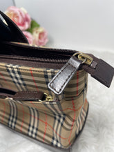 Load image into Gallery viewer, Burberry Tote SKU6620
