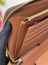 Load image into Gallery viewer, Louis Vuitton Zippy Organizer Monogram SKU6707