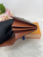 Load image into Gallery viewer, Louis Vuitton Sarah Wallet SKU6626