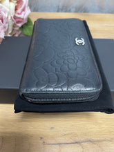 Load image into Gallery viewer, Chanel Zippy Wallet SKU6821