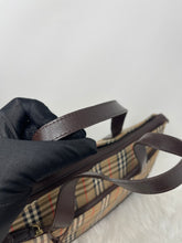 Load image into Gallery viewer, Burberry Tote SKU6620