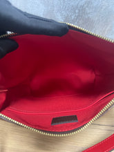 Load image into Gallery viewer, Louis Vuitton Southbank SKU7003