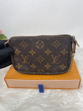 Load image into Gallery viewer, Mini Pochette SKU6616